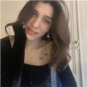 Laureanda in Italianistica, già laureata in Lettere, con ottime conoscenze della lingua inglese